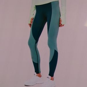 Lululemon Wake & Train Tight *28" size 8